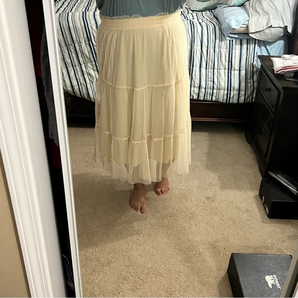 NWOT Midi Tulle Skirt